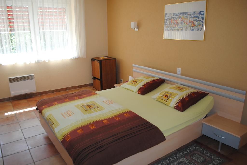 Motel - Hotel La Poularde Romont Екстериор снимка
