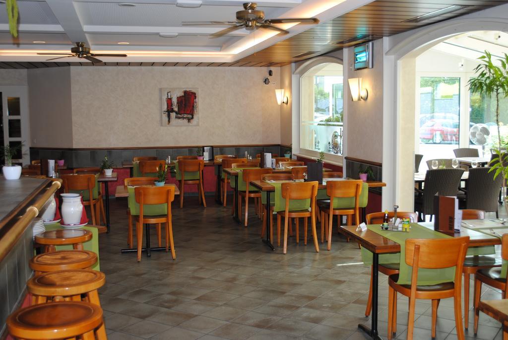 Motel - Hotel La Poularde Romont Екстериор снимка