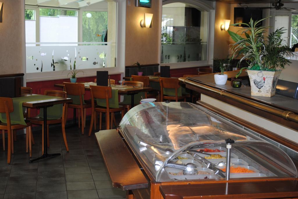 Motel - Hotel La Poularde Romont Екстериор снимка