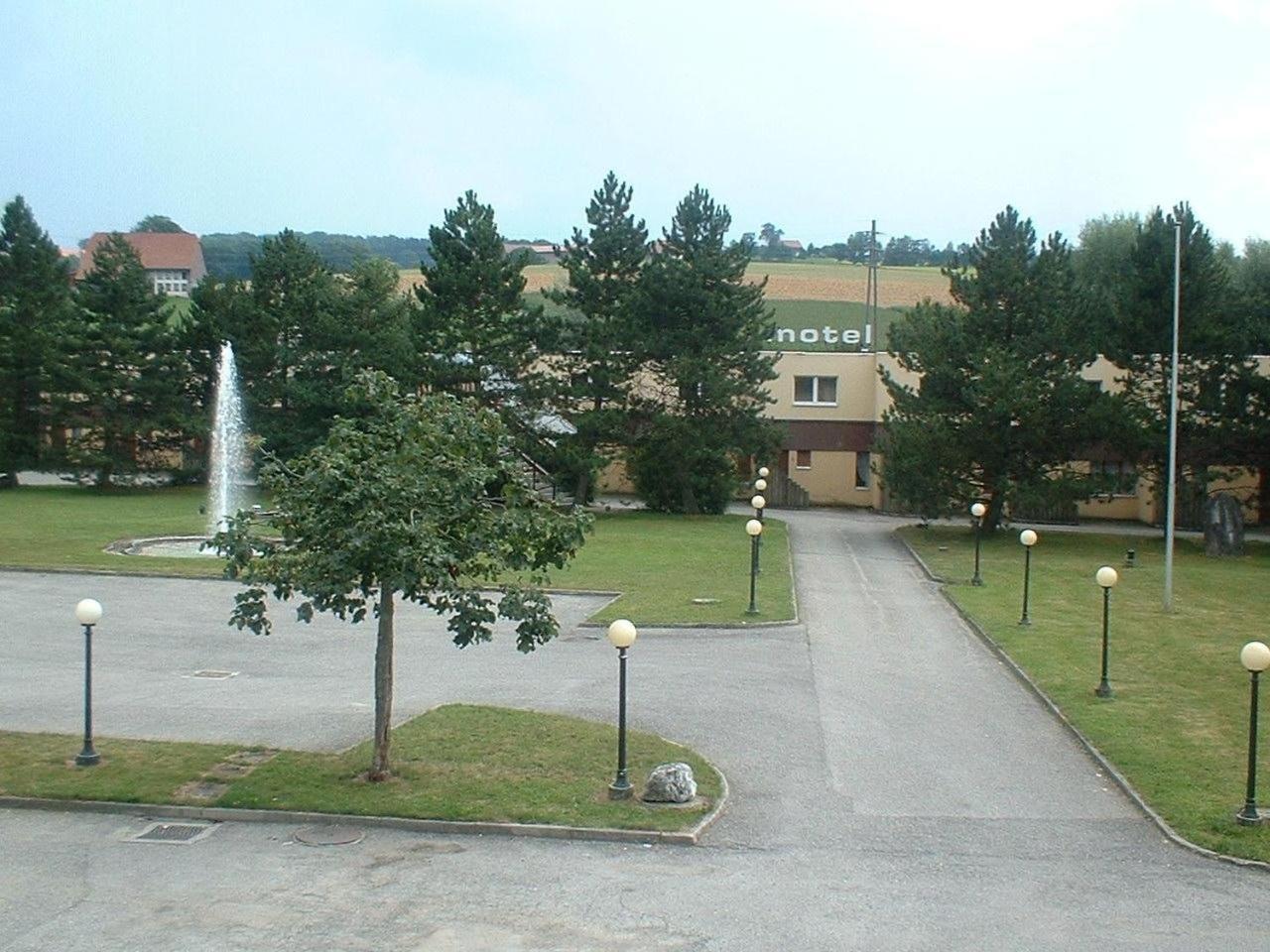 Motel - Hotel La Poularde Romont Екстериор снимка