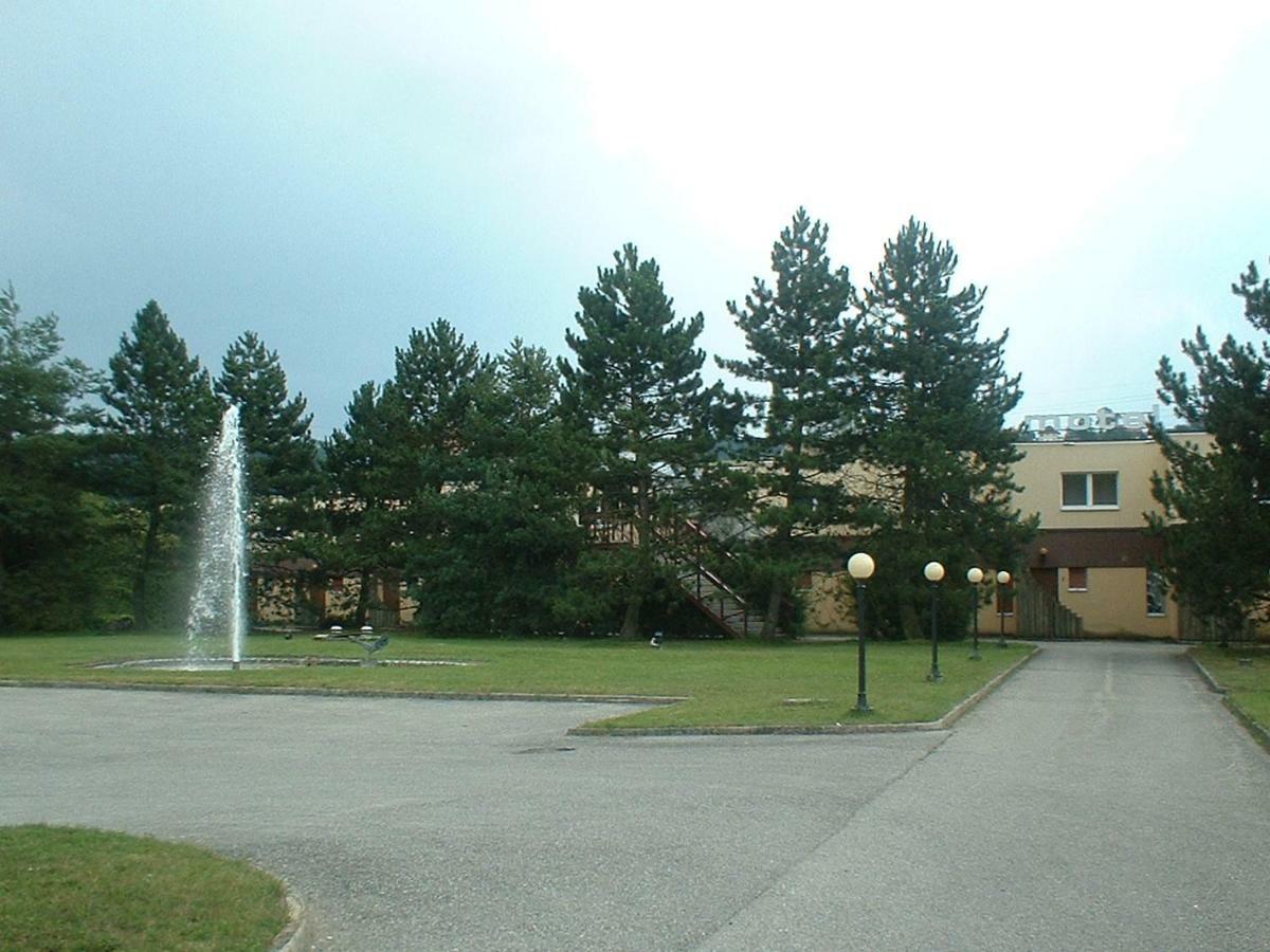 Motel - Hotel La Poularde Romont Екстериор снимка